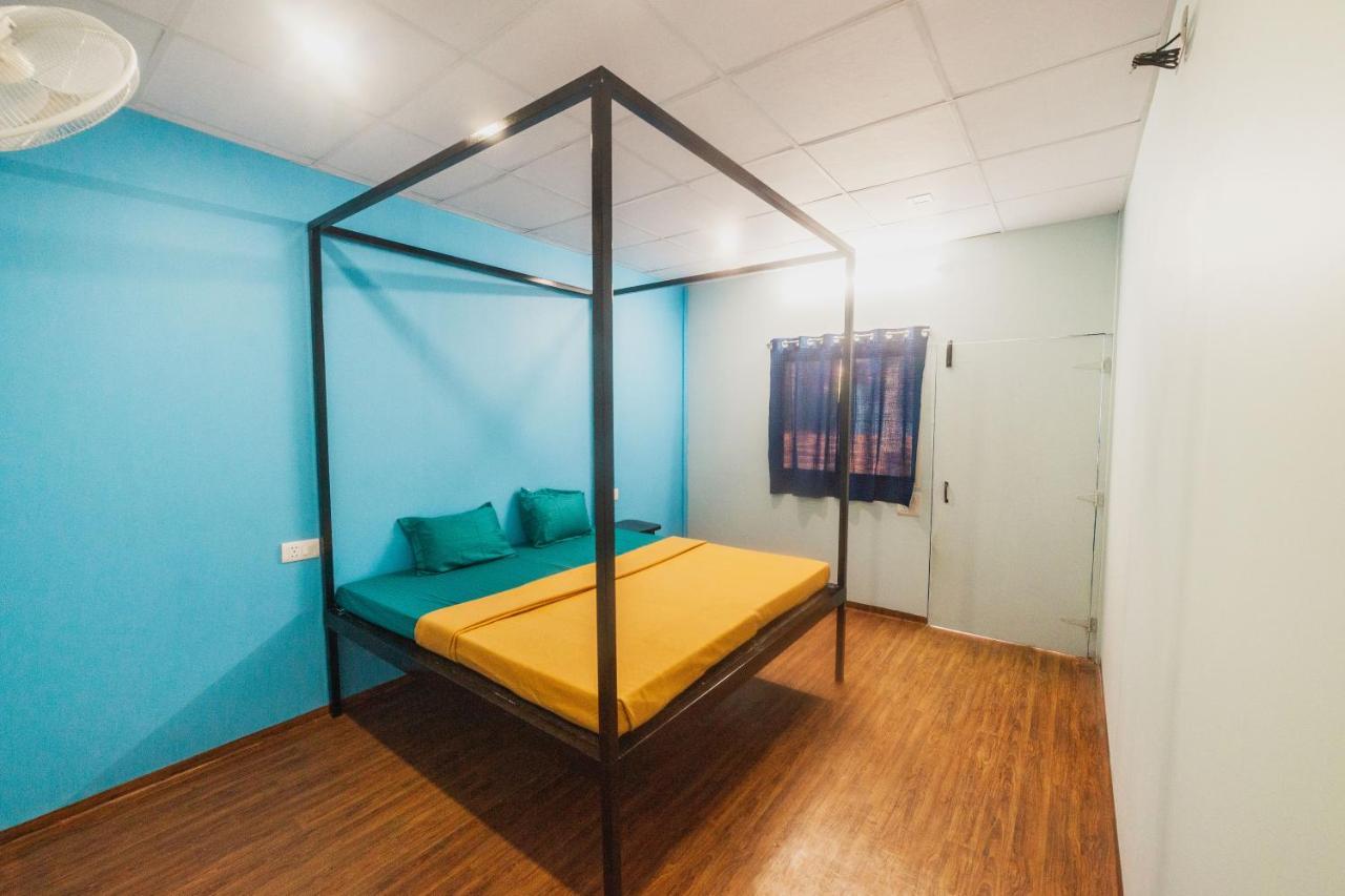 Bon Voyage Sea View Hostel Вагатор Екстериор снимка