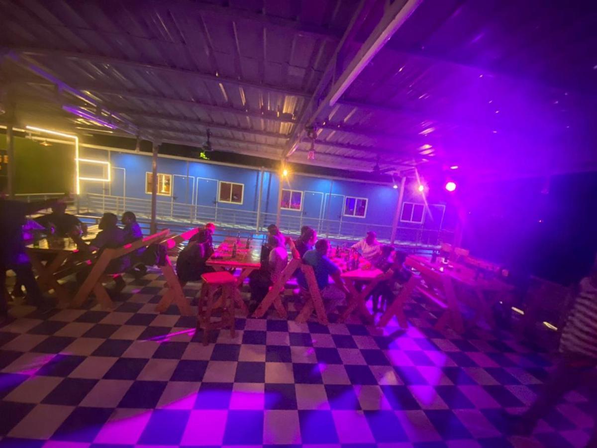 Bon Voyage Sea View Hostel Вагатор Екстериор снимка
