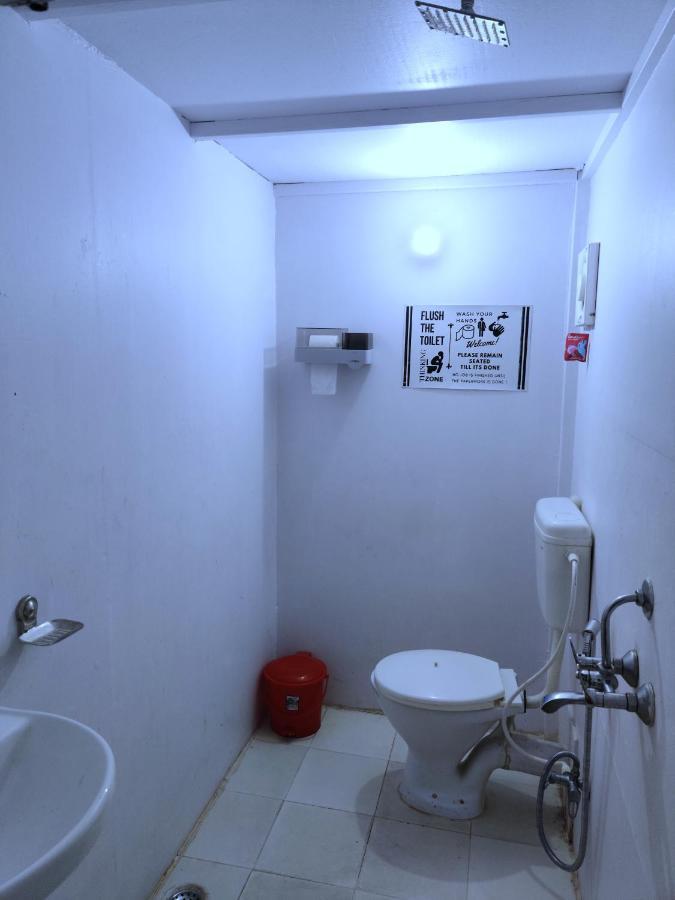 Bon Voyage Sea View Hostel Вагатор Екстериор снимка